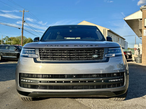 Used 2023 Land Rover Range Rover Autobiography image 3