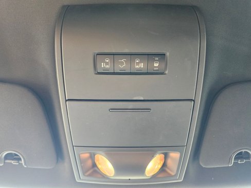 Used 2017 Dodge Grand Caravan SXT image 25