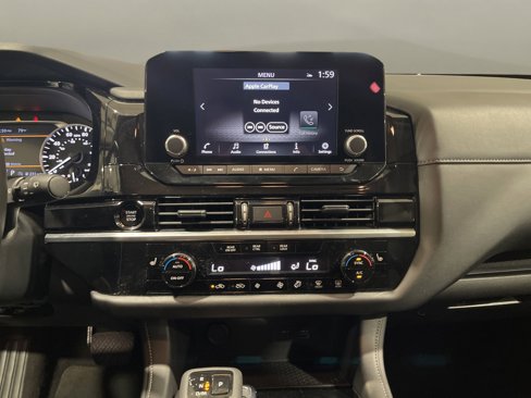 Used 2025 Nissan Pathfinder SV image 20