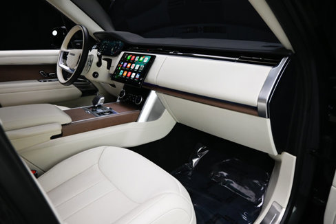 Used 2023 Land Rover Range Rover SE image 57