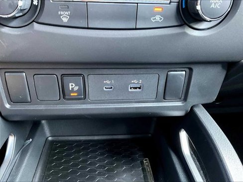 Certified 2025 Nissan Frontier SV image 25