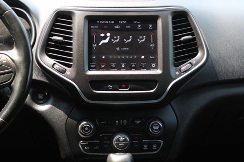 Used 2020 Jeep Cherokee Trailhawk image 41