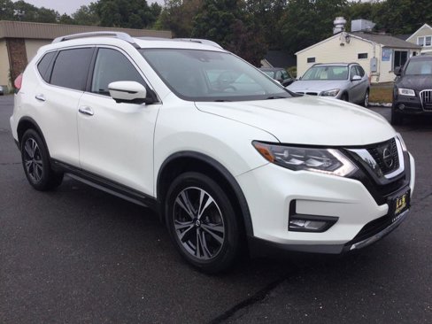 Used 2017 Nissan Rogue SL w/ SL Premium Package image 3