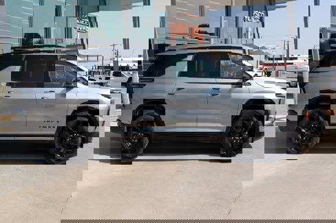 New 2026 Chevrolet Traverse RS w/ LPO, Floor Liner Package image 3