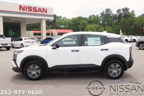 Used 2025 Nissan Kicks S image 4