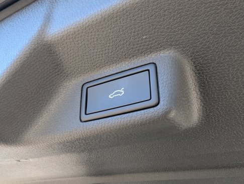 New 2025 Volkswagen ID. Buzz 1st Edition image 33