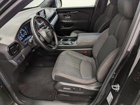 Certified 2025 Honda Pilot Sport image 12