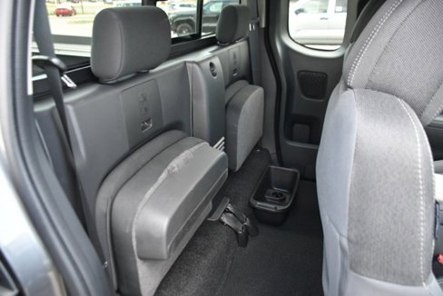 Used 2024 Nissan Frontier SV image 16