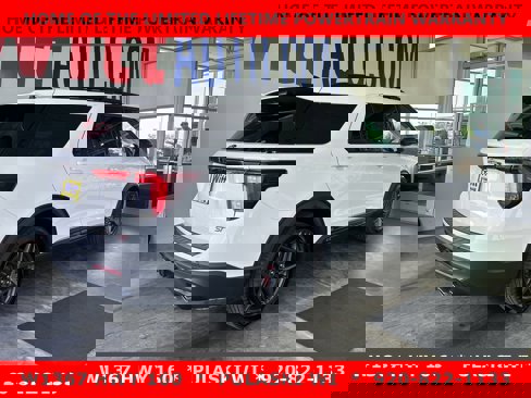 Used 2025 Ford Explorer ST image 7