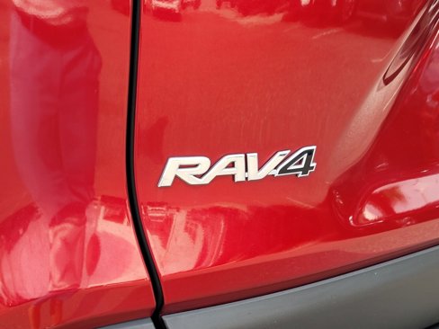 Certified 2021 Toyota RAV4 XLE Premium image 12