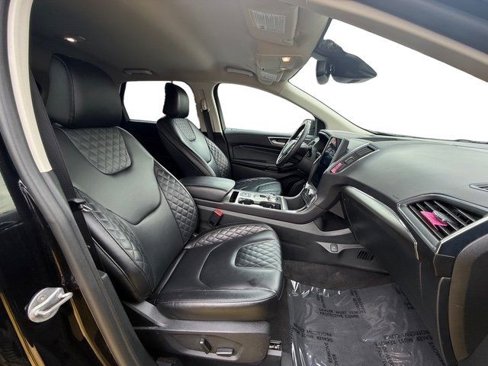 Used 2024 Ford Edge Titanium image 16