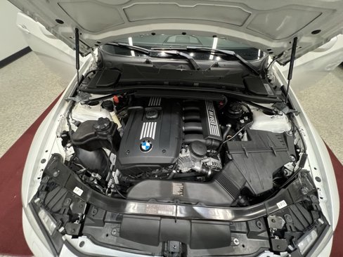 Used 2012 BMW 328i Convertible image 31