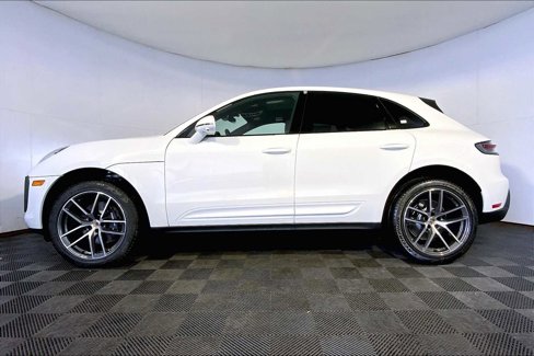 New 2026 Porsche Macan image 2