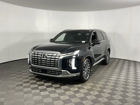 Used 2025 Hyundai Palisade Calligraphy image 3