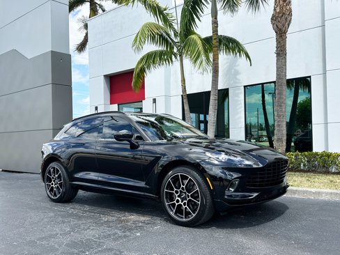 Used 2021 Aston Martin DBX image 16