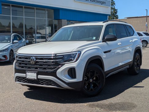 New 2025 Volkswagen Atlas Peak Edition SE image 1