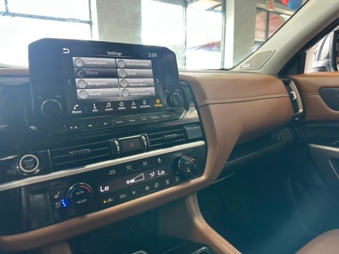 Used 2023 Nissan Pathfinder Platinum w/ Black Appearance Package image 68