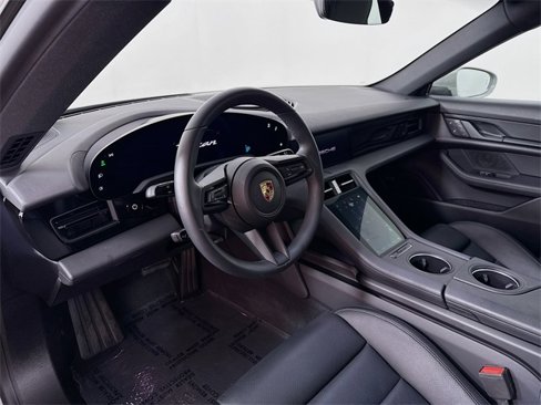 Certified 2024 Porsche Taycan image 4