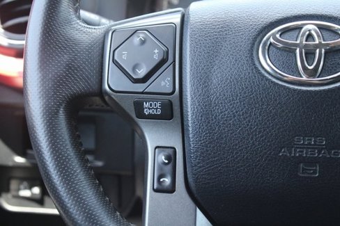 Used 2017 Toyota Tacoma TRD Off-Road image 16
