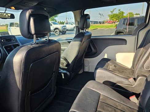 Used 2017 Dodge Grand Caravan SXT image 28