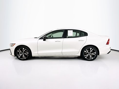 Used 2025 Volvo S60 B5 Core image 4