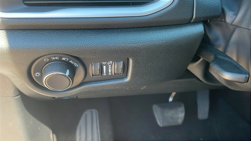 New 2026 Chrysler Voyager LX image 23