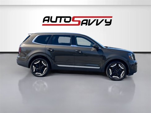Used 2023 Kia Telluride EX w/ EX Captain's Chair Package image 8