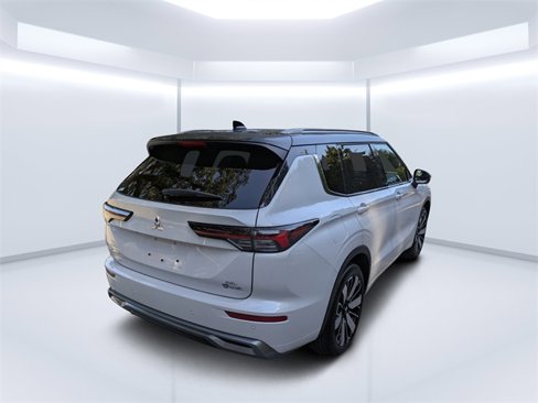 New 2025 Mitsubishi Outlander SEL image 3