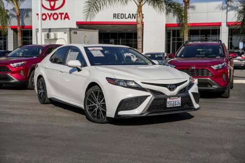 Certified 2023 Toyota Camry SE image 1