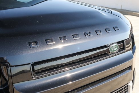 New 2025 Land Rover Defender 110 S image 11