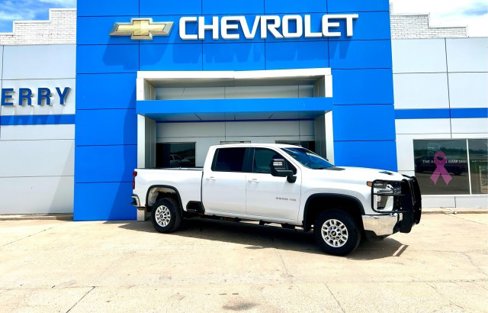 Used 2022 Chevrolet Silverado 2500 LT image 2