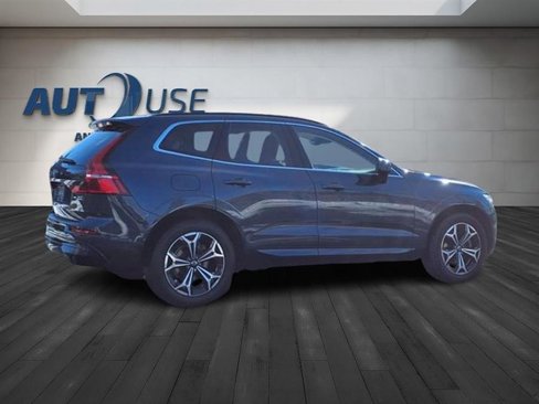 Used 2022 Volvo XC60 B5 Momentum w/ Climate Package image 8