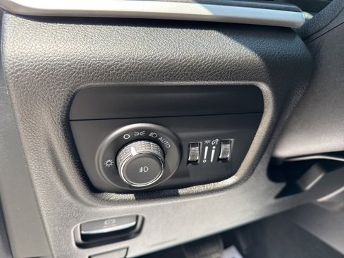 Used 2023 Jeep Grand Cherokee L Limited image 24