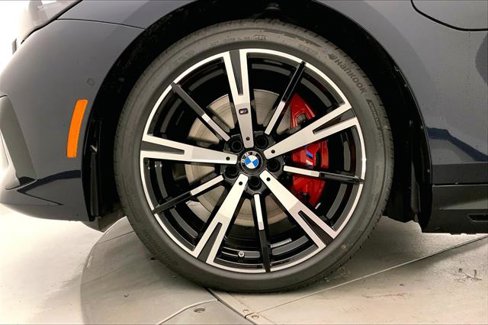 Used 2026 BMW 550e xDrive image 9