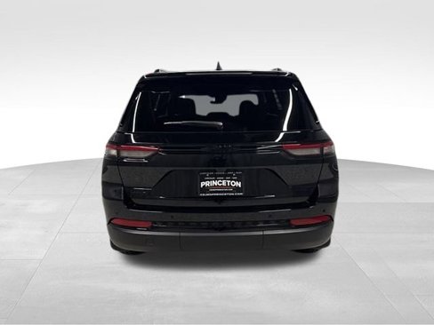 New 2025 Jeep Grand Cherokee Limited w/ Black Appearance Package image 6