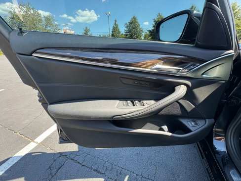Used 2019 BMW 540i image 12