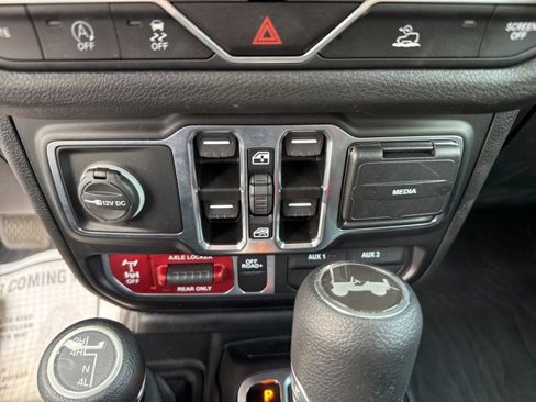 Used 2024 Jeep Wrangler Willys image 19