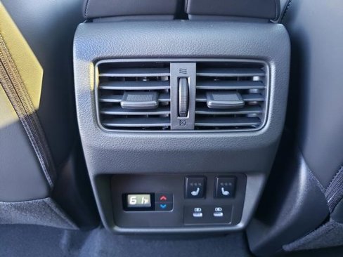 New 2026 Nissan Rogue Platinum image 14