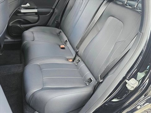 Used 2025 Mercedes-Benz GLA 250 image 17