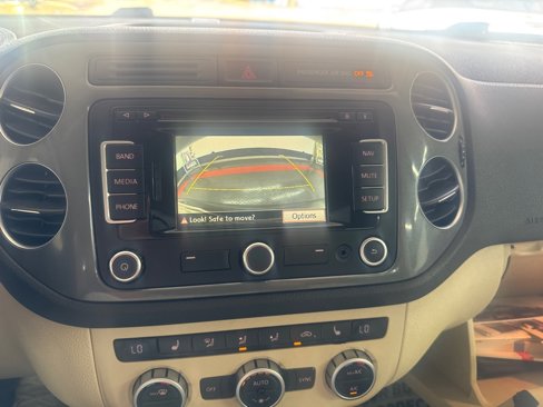 Used 2014 Volkswagen Tiguan SEL image 4