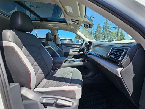 New 2025 Volkswagen Atlas Peak Edition SE image 29