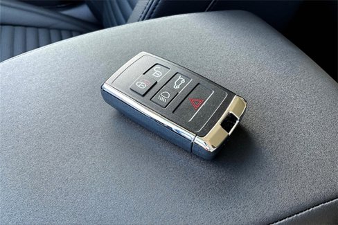 Used 2024 Land Rover Discovery Sport S image 10