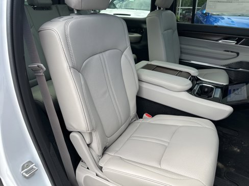 New 2025 Jeep Grand Wagoneer 4WD image 48