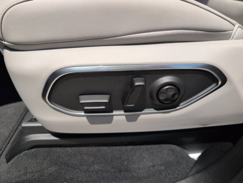 New 2025 Jeep Wagoneer Series II image 30