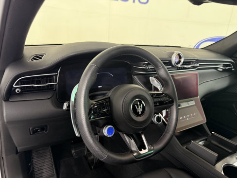 Used 2024 Maserati Grecale GT image 16
