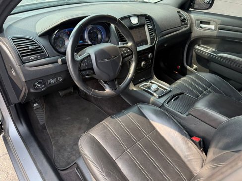 Used 2016 Chrysler 300 S image 14