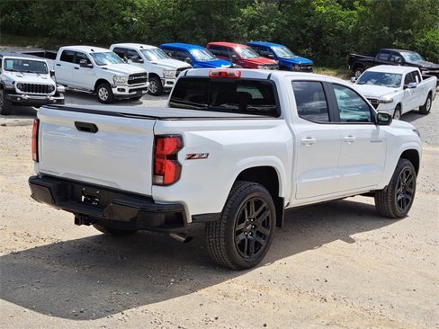Used 2024 Chevrolet Colorado Z71 w/ Z71 Convenience Package 2 image 5
