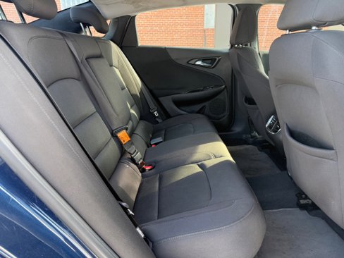 Used 2017 Chevrolet Malibu LT image 12