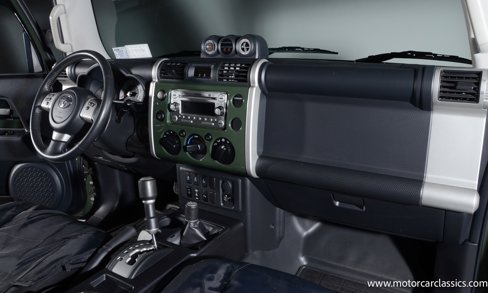 Used 2014 Toyota FJ Cruiser 4WD image 30