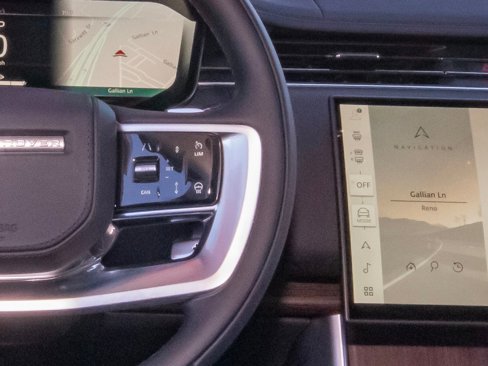 New 2025 Land Rover Range Rover SE image 16